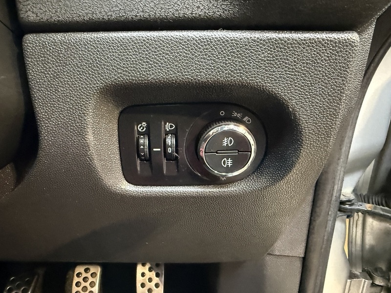 Used Vauxhall Corsa 2014 for sale - 77003310: Photo 33