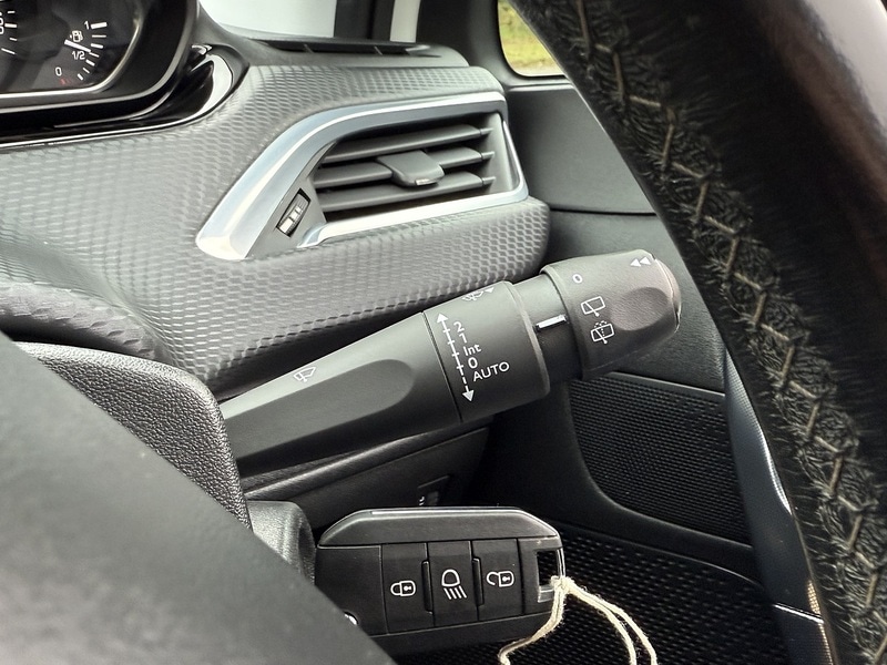 Used Peugeot 2008 2017 for sale - 76292207: Photo 49