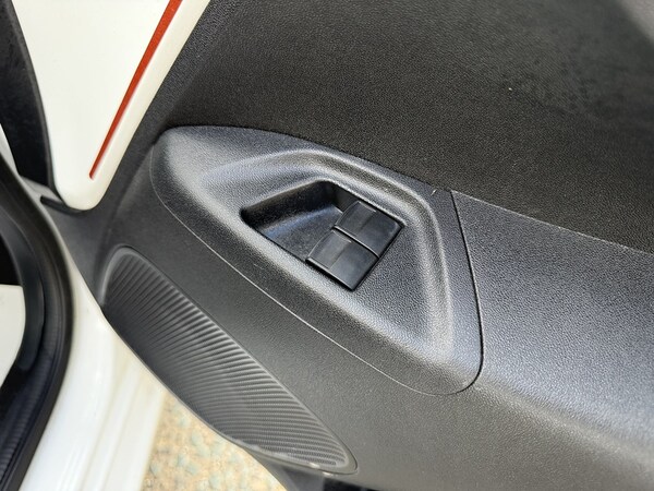 Used Peugeot 108 2017 for sale - 76280520: Photo 25