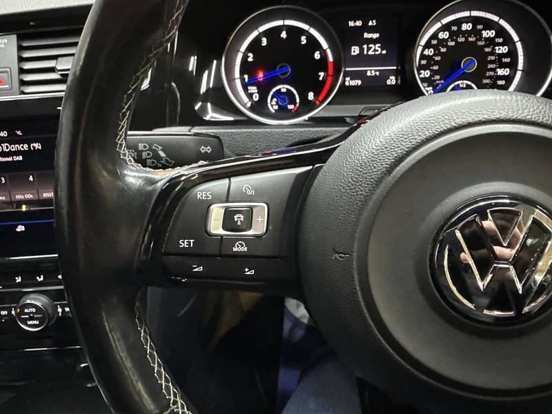 Used Volkswagen Golf 2014 for sale - 77735200: Photo 50