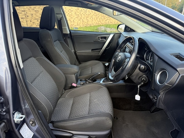 Used Toyota Auris 2014 for sale - 76271400: Photo 24