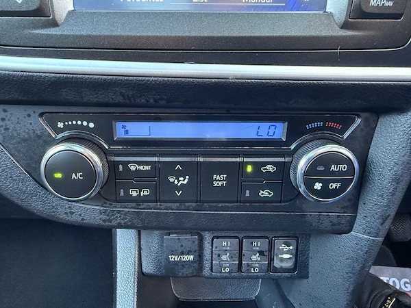 Used Toyota Auris 2014 for sale - 76271400: Photo 41