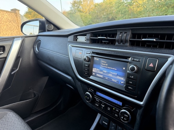 Used Toyota Auris 2014 for sale - 76271400: Photo 44