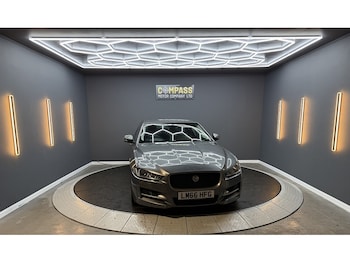 Used Jaguar XE 2016 for sale - 77494287: Photo