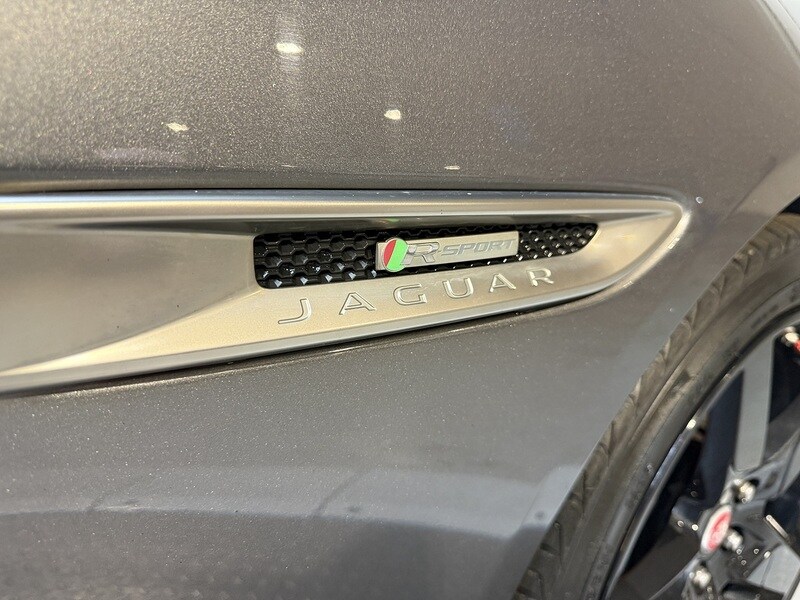 Used Jaguar XE 2016 for sale - 77494287: Photo 29