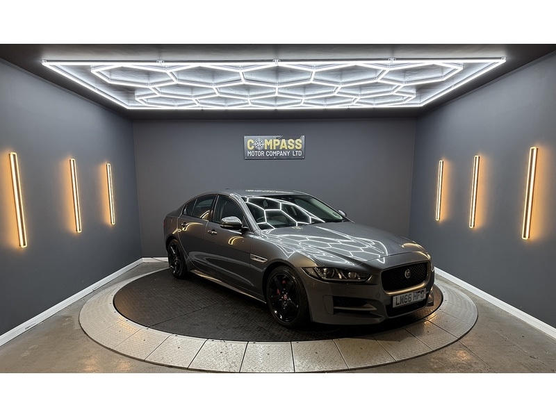 Used Jaguar XE 2016 for sale - 77494287: Photo 3