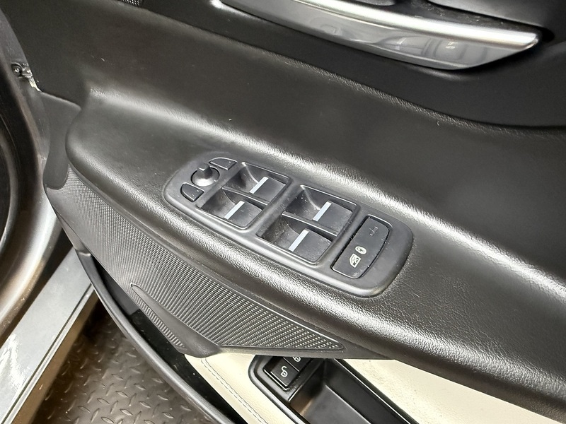 Used Jaguar XE 2016 for sale - 77494287: Photo 31