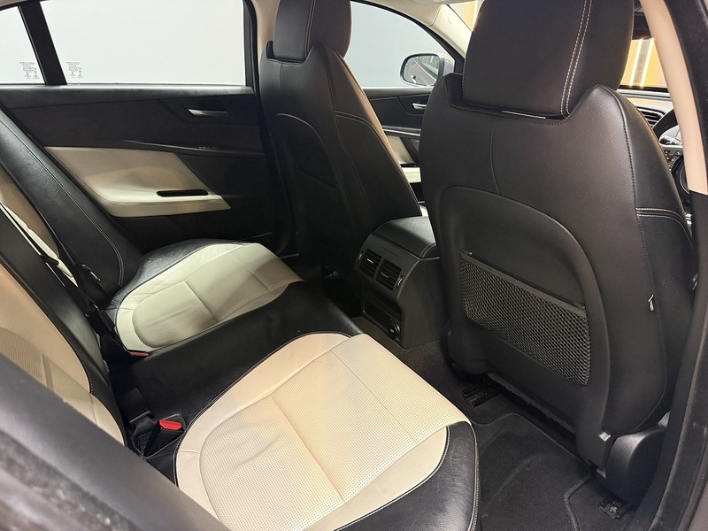 Used Jaguar XE 2016 for sale - 77494287: Photo 34