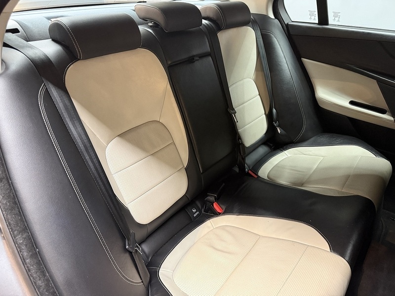 Used Jaguar XE 2016 for sale - 77494287: Photo 37