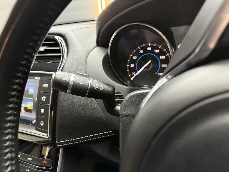 Used Jaguar XE 2016 for sale - 77494287: Photo 54