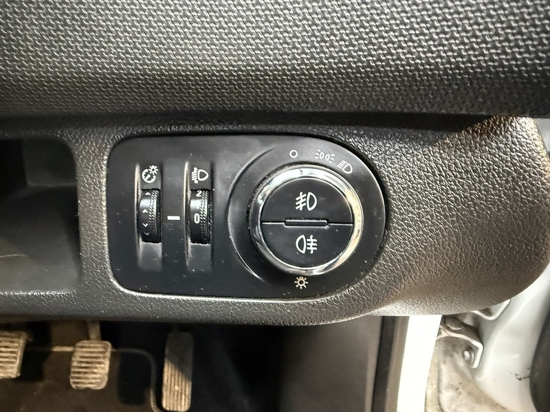 Used Vauxhall Meriva 2013 for sale - 77843040: Photo 29