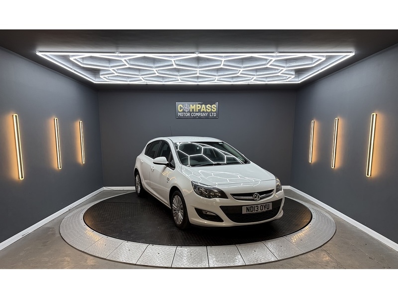 Used Vauxhall Astra 2013 for sale - 77153946: Photo 2