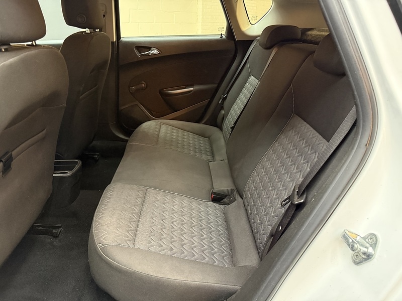 Used Vauxhall Astra 2013 for sale - 77153946: Photo 41