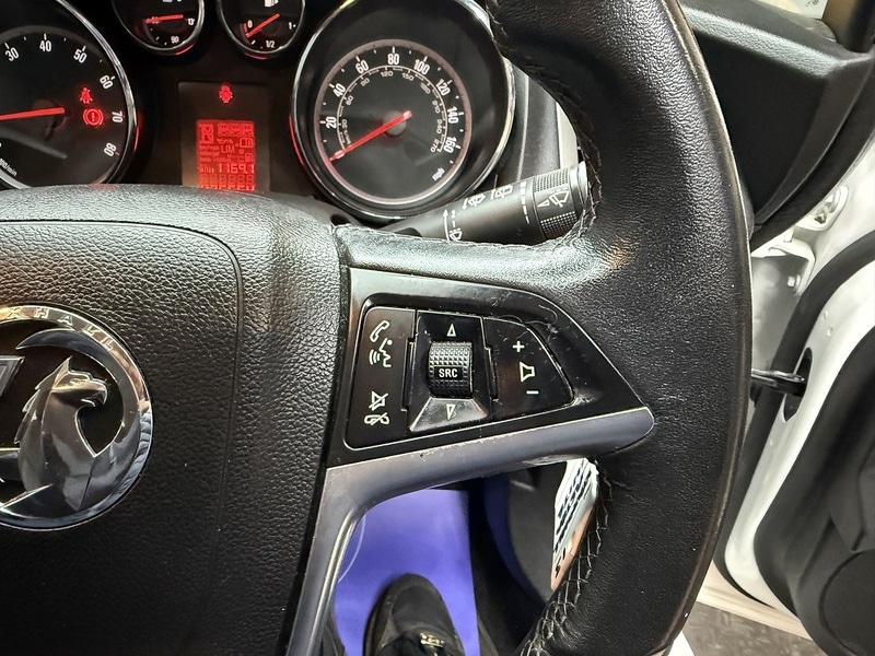 Used Vauxhall Astra 2013 for sale - 77153946: Photo 54