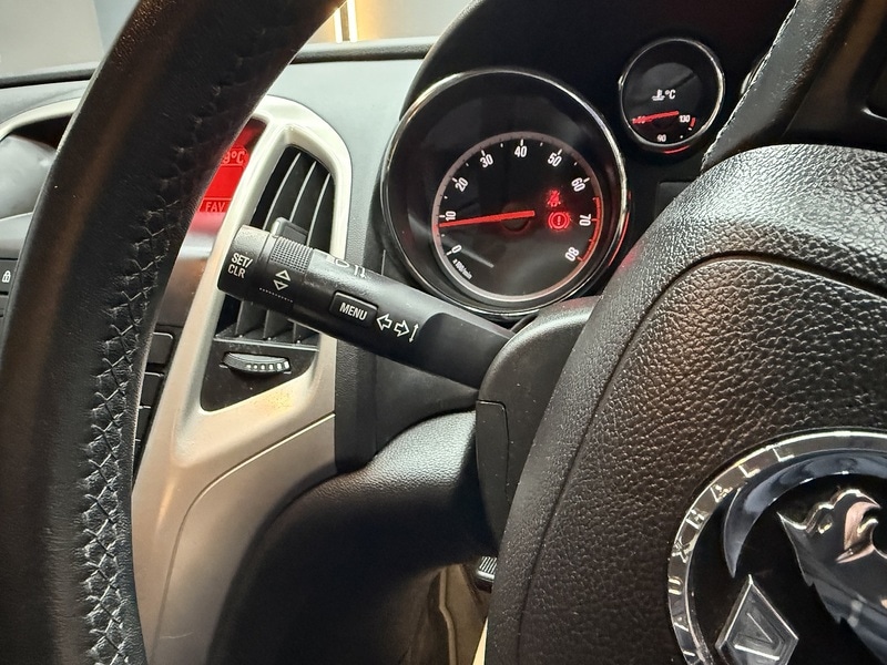 Used Vauxhall Astra 2013 for sale - 77153946: Photo 55