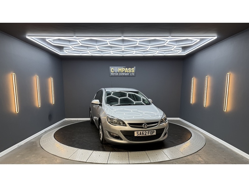 Used Vauxhall Astra 2012 for sale - 77227946: Photo 2