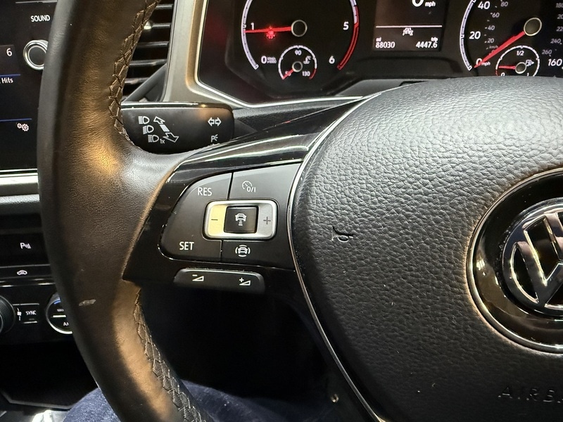 Used Volkswagen T-Roc 2020 for sale - 76407131: Photo 59