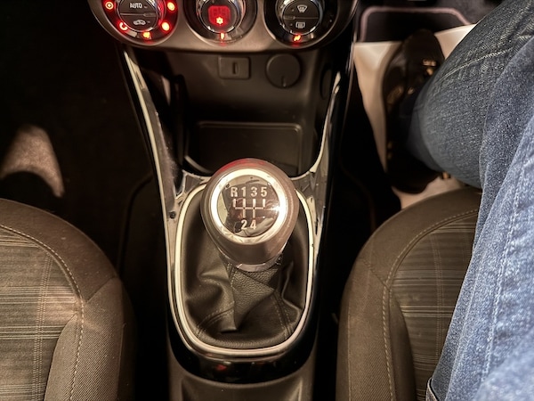 Used Vauxhall ADAM 2015 for sale - 76280519: Photo 34