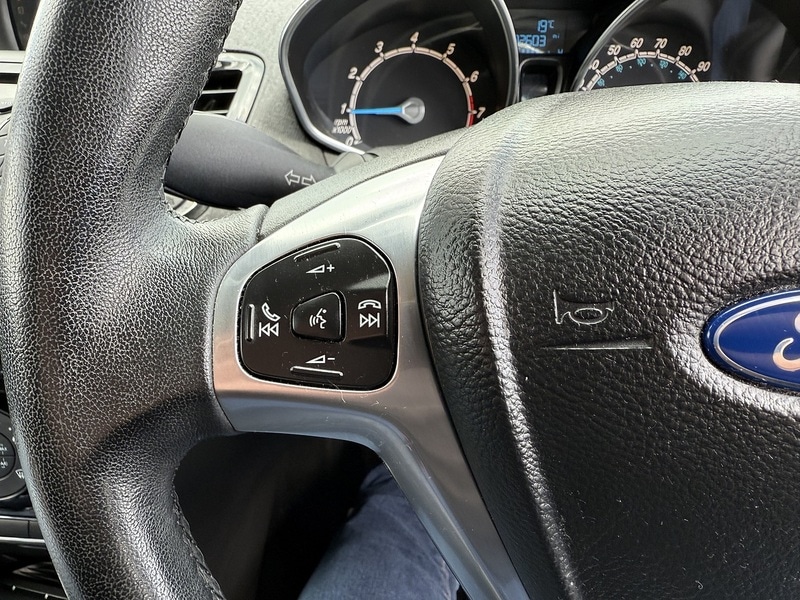 Used Ford Fiesta 2014 for sale - 76280536: Photo 30