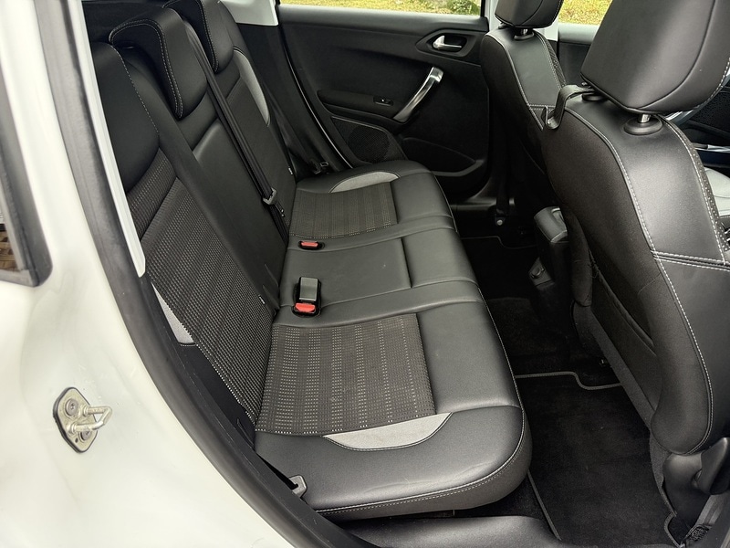 Used Peugeot 2008 2017 for sale - 76413303: Photo 25