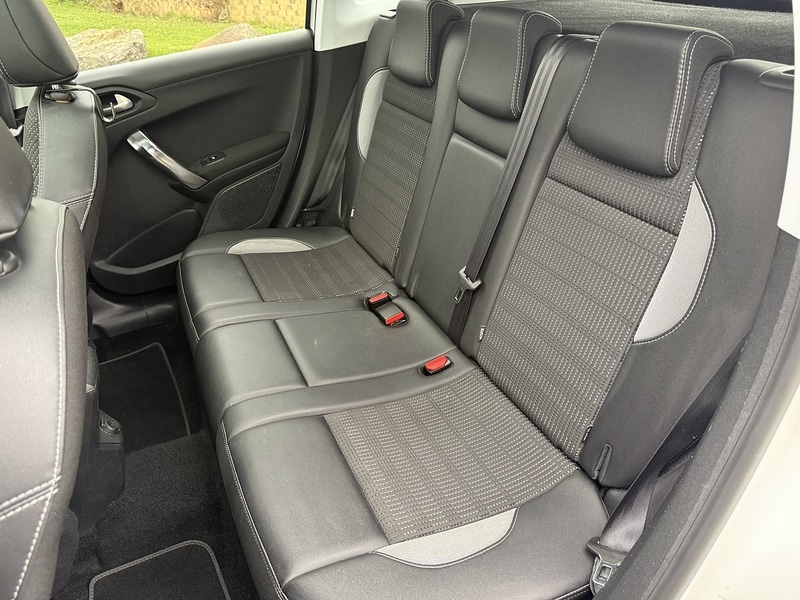 Used Peugeot 2008 2017 for sale - 76413303: Photo 30