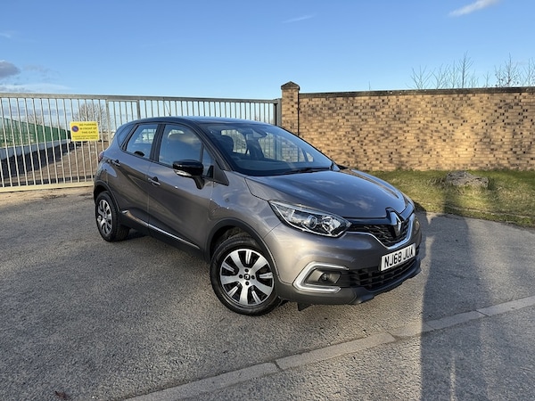 Used Renault Captur 2018 for sale - 76280534: Photo 2