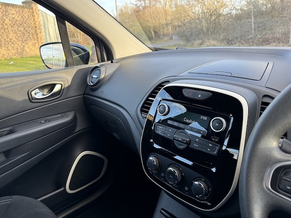 Used Renault Captur 2018 for sale - 76280534: Photo 44