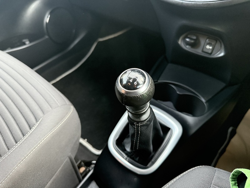 Used Toyota Yaris 2018 for sale - 76582984: Photo 43