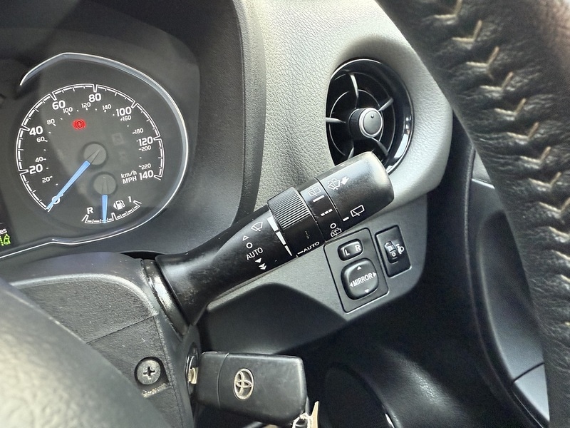 Used Toyota Yaris 2018 for sale - 76582984: Photo 49