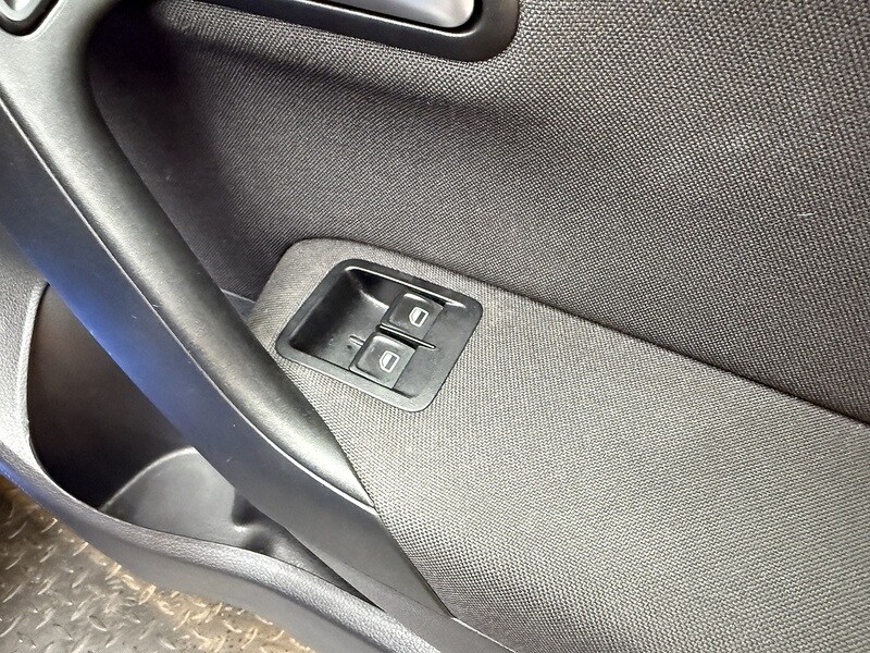 Used Volkswagen Polo 2014 for sale - 76582985: Photo 46