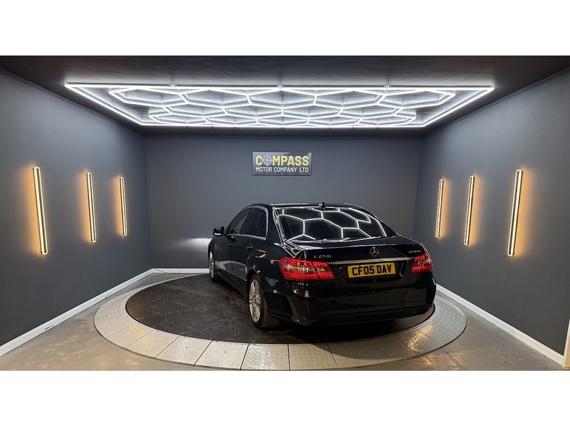 Used Mercedes-Benz E Class 2013 for sale - 76863566: Photo 24