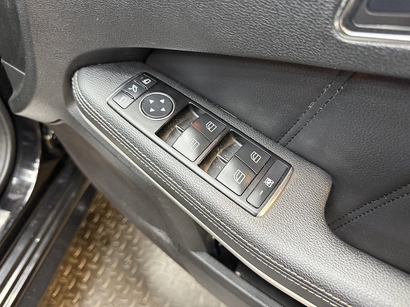 Used Mercedes-Benz E Class 2013 for sale - 76863566: Photo 48