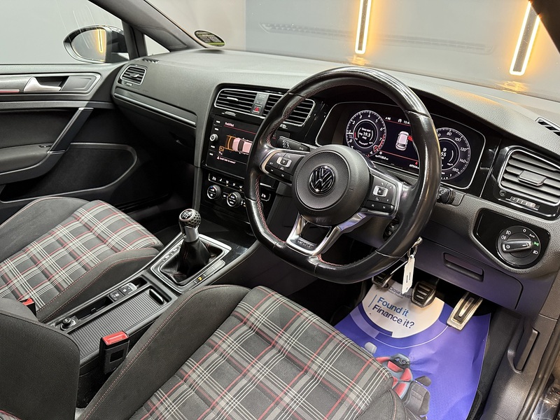 Used Volkswagen Golf 2018 for sale - 77384867: Photo 32