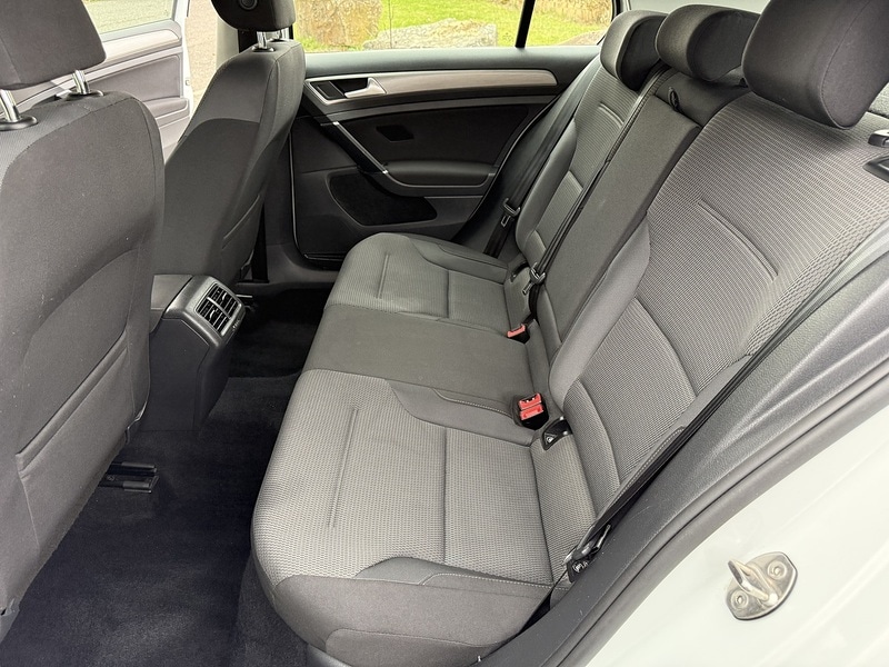 Used Volkswagen Golf 2017 for sale - 76280522: Photo 32