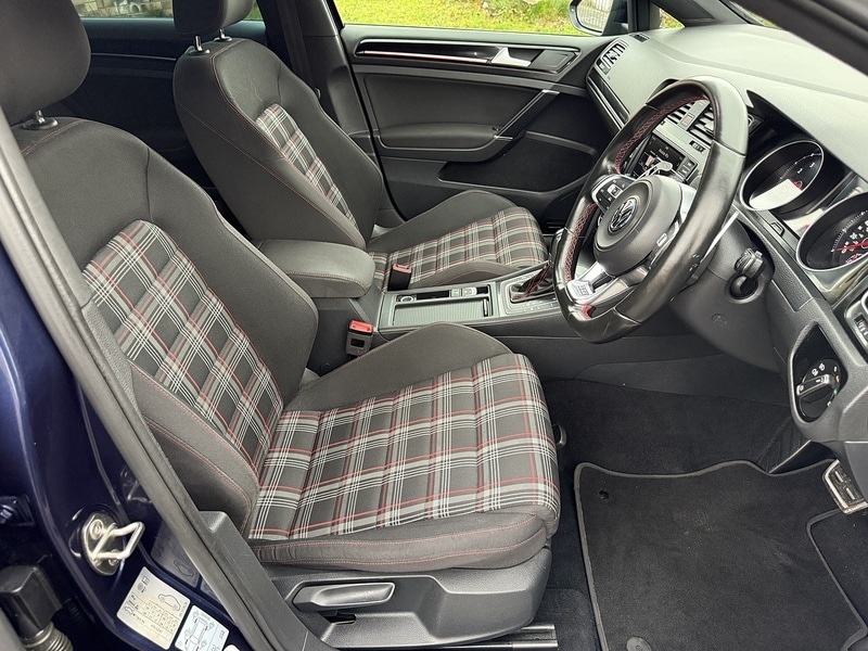 Used Volkswagen Golf 2015 for sale - 76477842: Photo 26