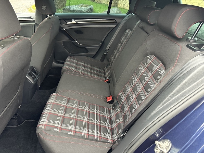 Used Volkswagen Golf 2015 for sale - 76477842: Photo 31