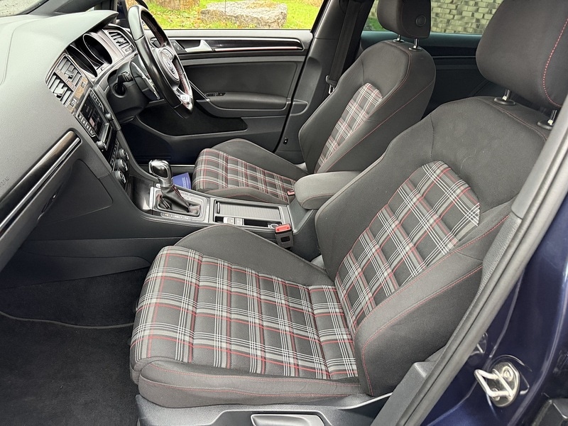 Used Volkswagen Golf 2015 for sale - 76477842: Photo 34