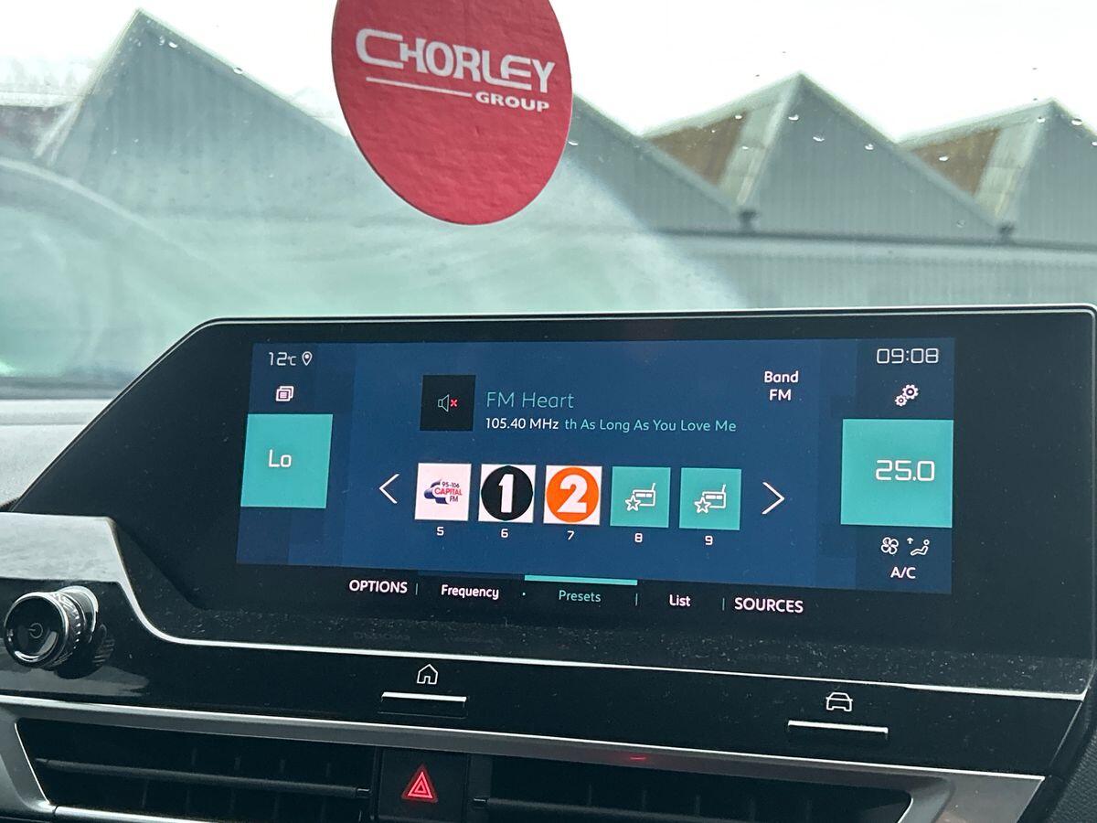 Used Citroen e-C4 2023 for sale - 76884192: Photo 17