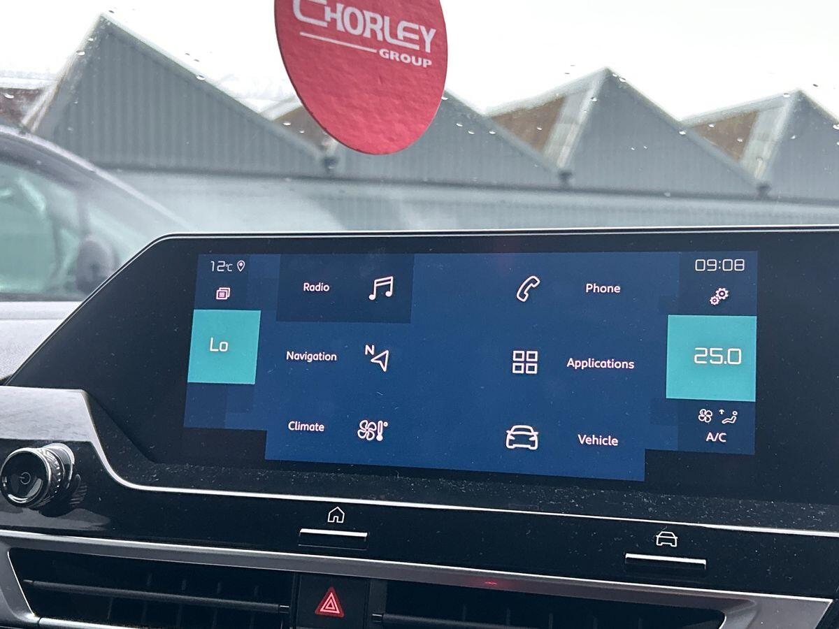 Used Citroen e-C4 2023 for sale - 76884192: Photo 27