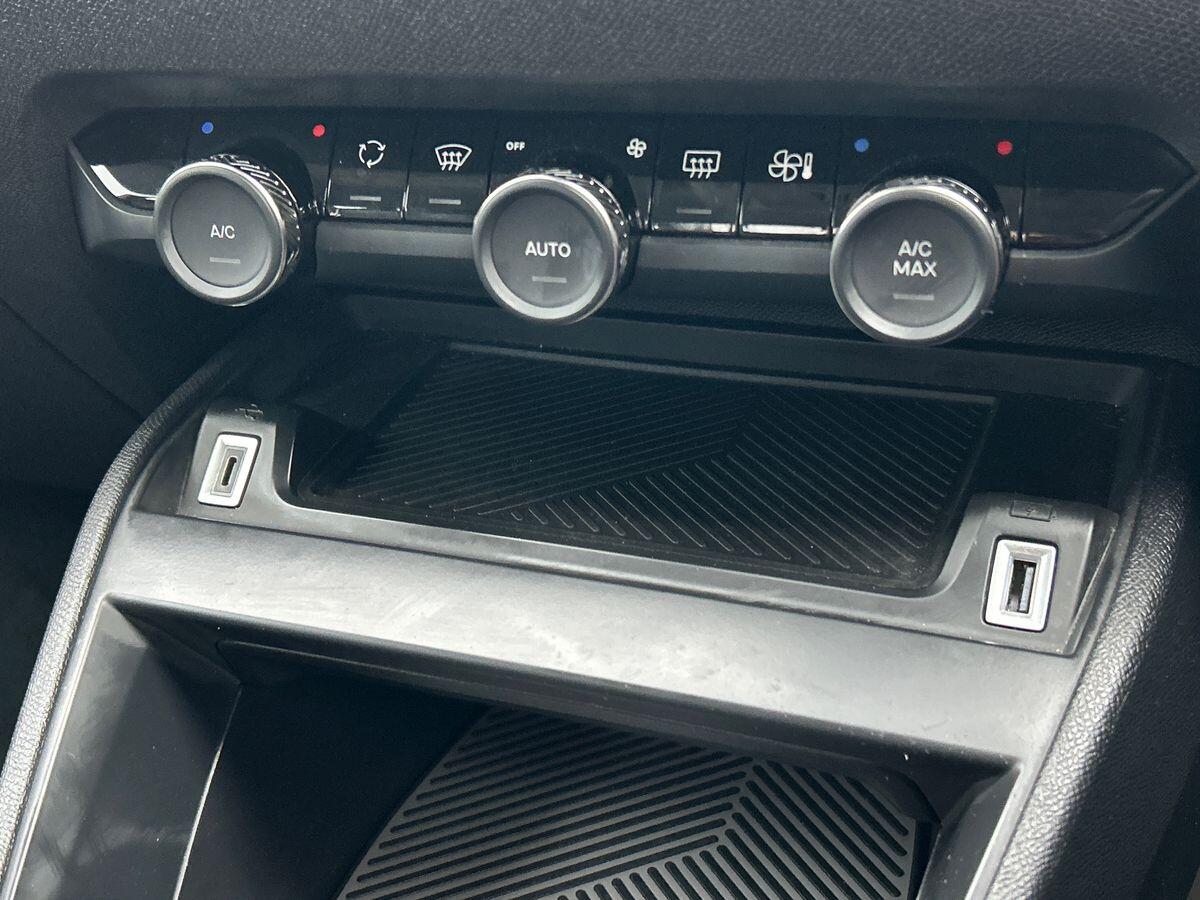 Used Citroen e-C4 2023 for sale - 77220113: Photo 27