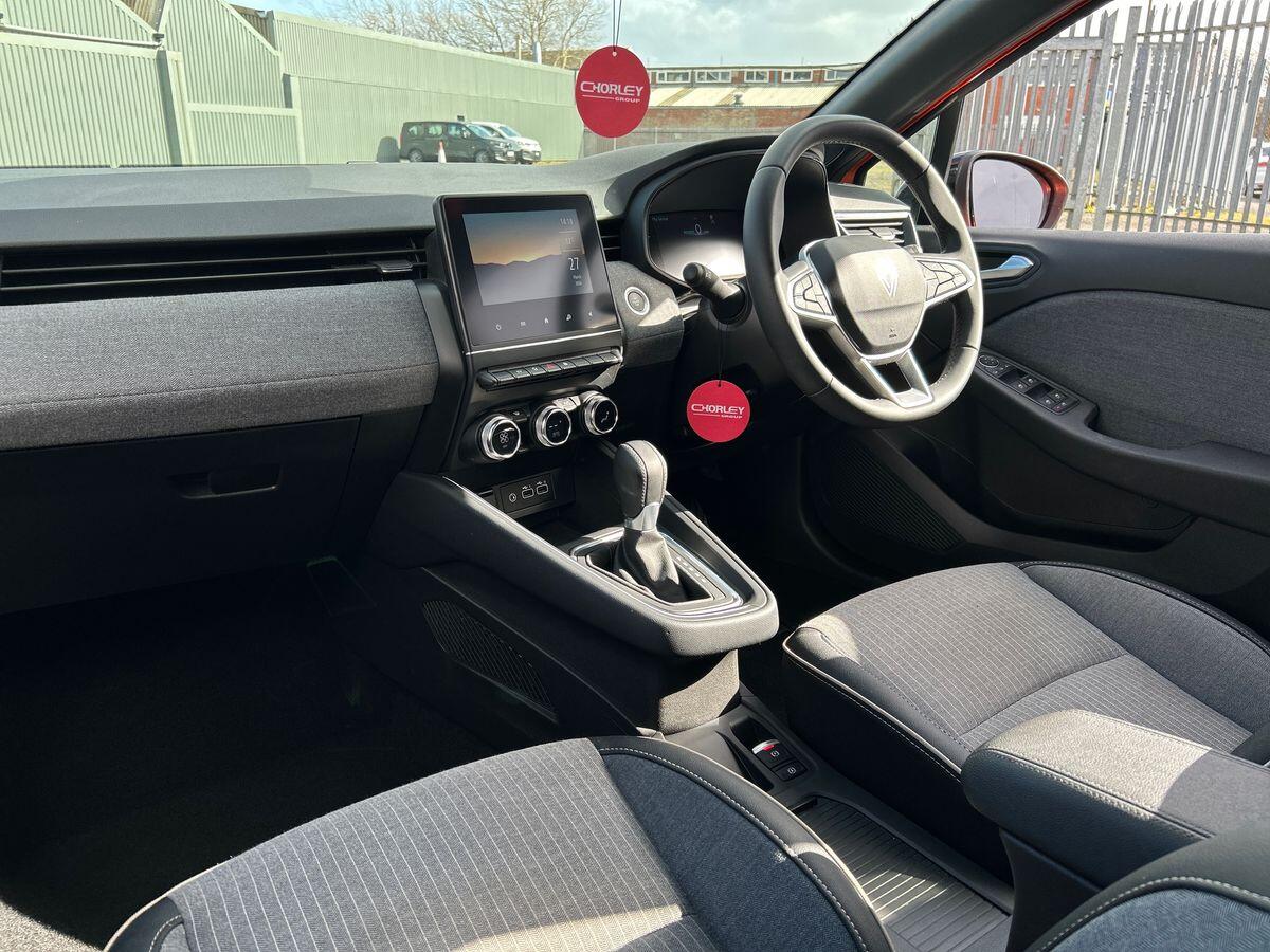 Used Renault Clio 2025 for sale - 78052818: Photo 2