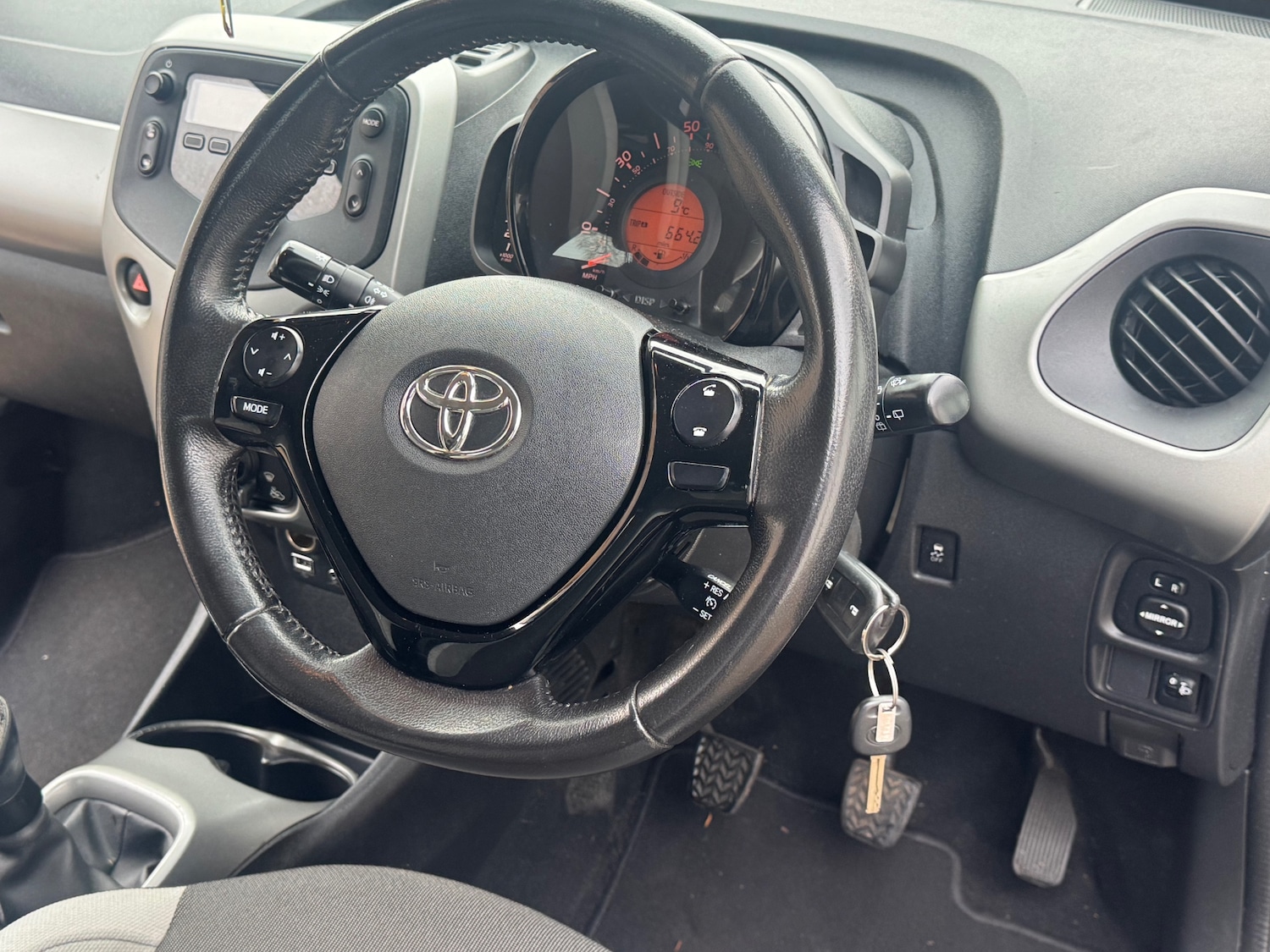 Used Toyota AYGO 2017 for sale - 77245545: Photo 9