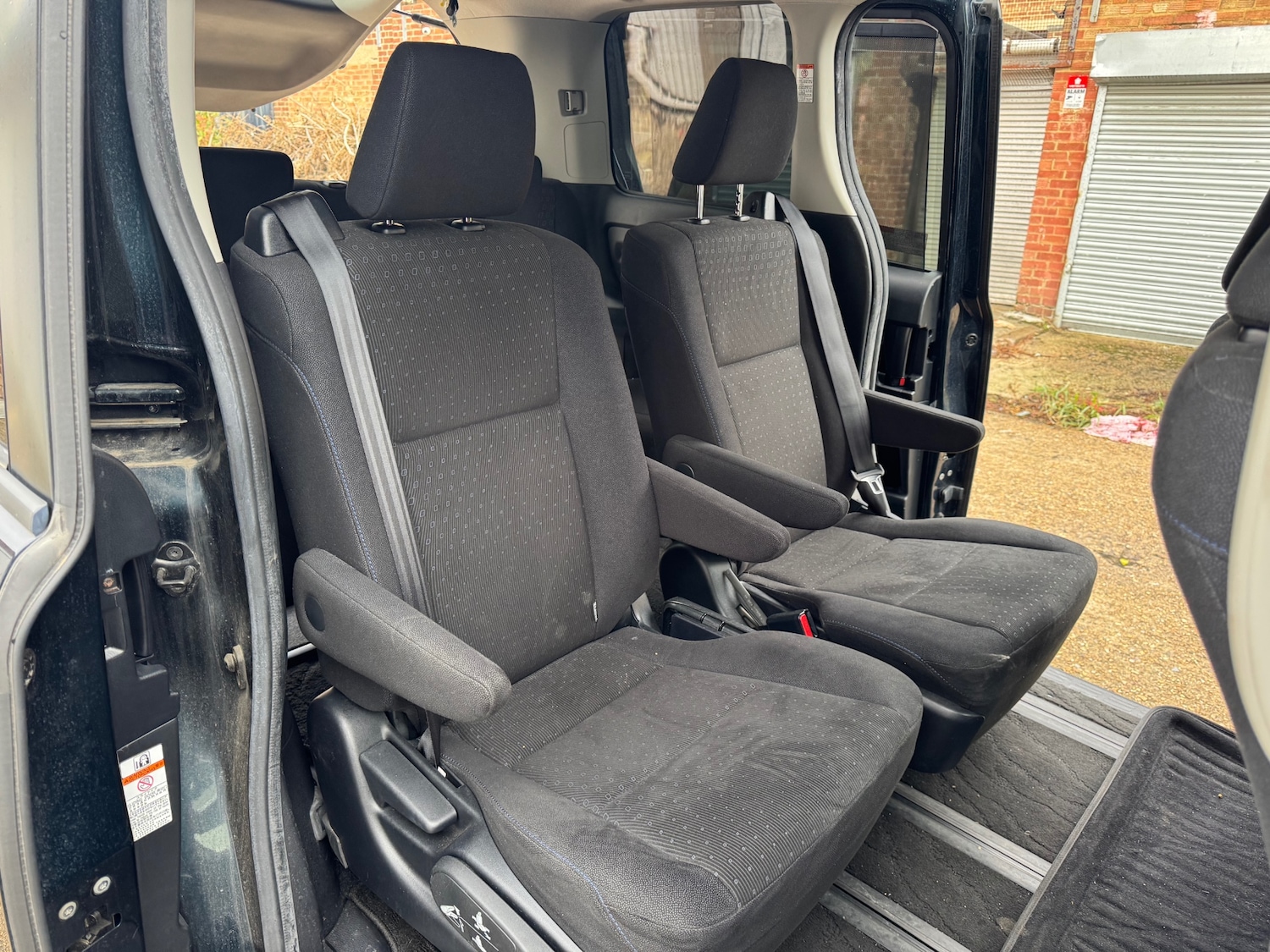 Used Toyota Voxy 2014 for sale - 76358382: Photo 13