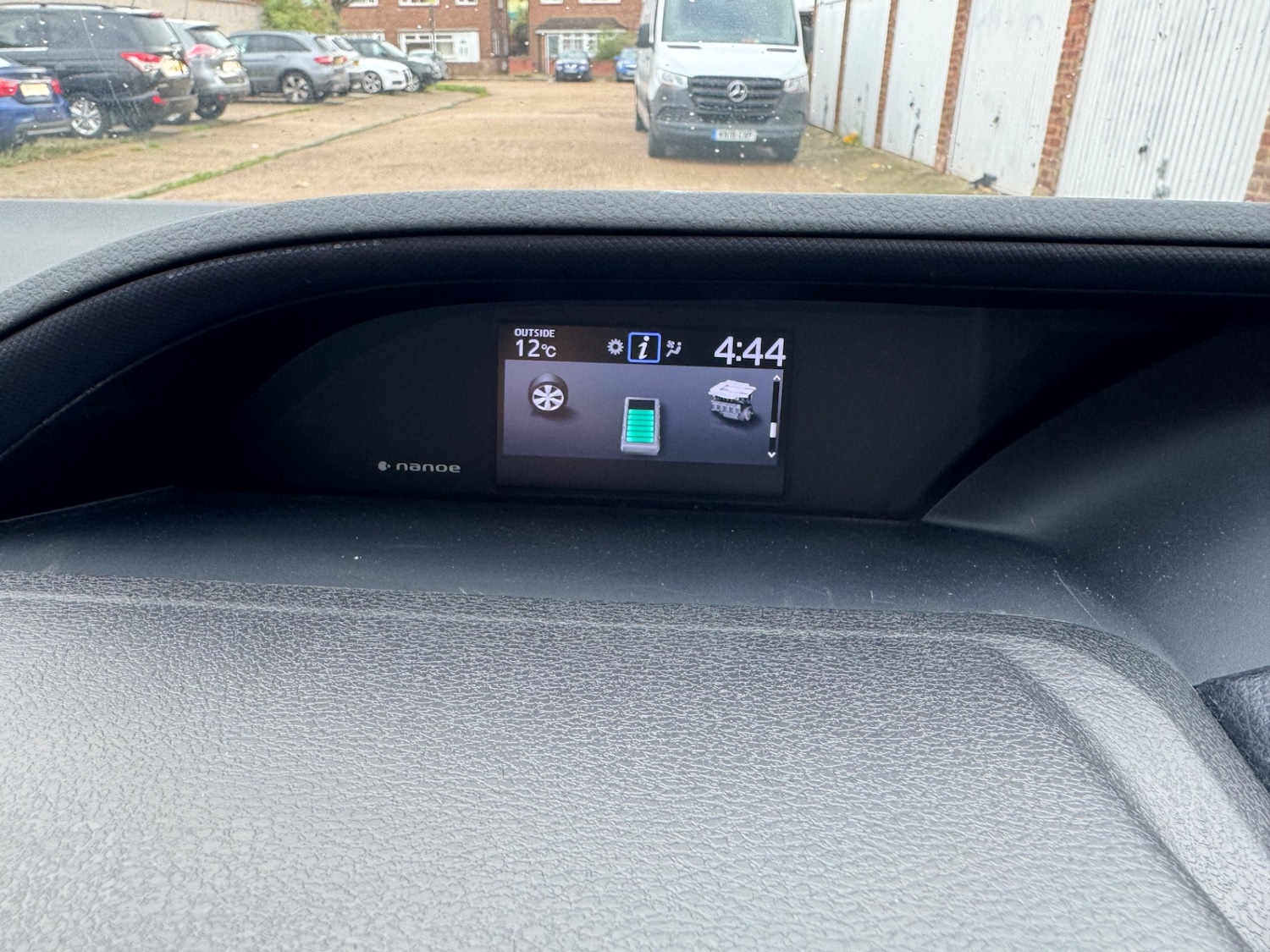 Used Toyota Voxy 2014 for sale - 76358382: Photo 16