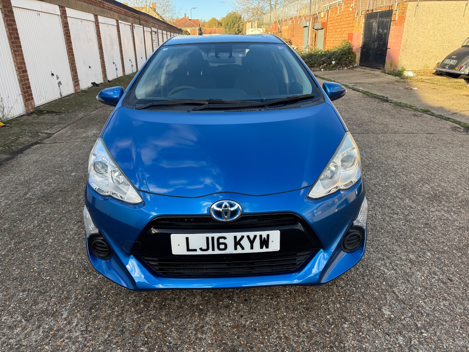 Used Toyota Aqua 2025 for sale - 76669919: Photo 3