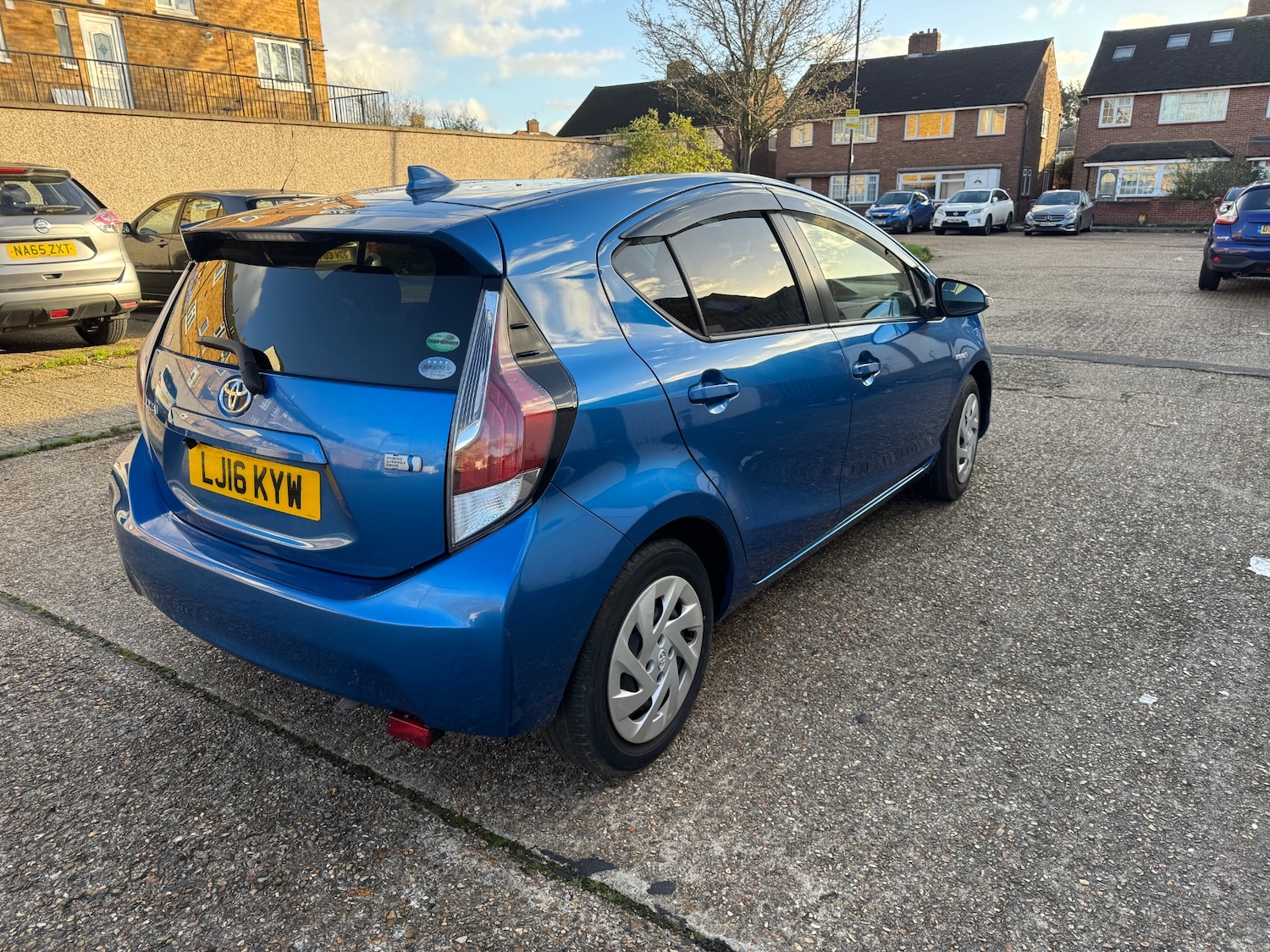 Used Toyota Aqua 2025 for sale - 76669919: Photo 4