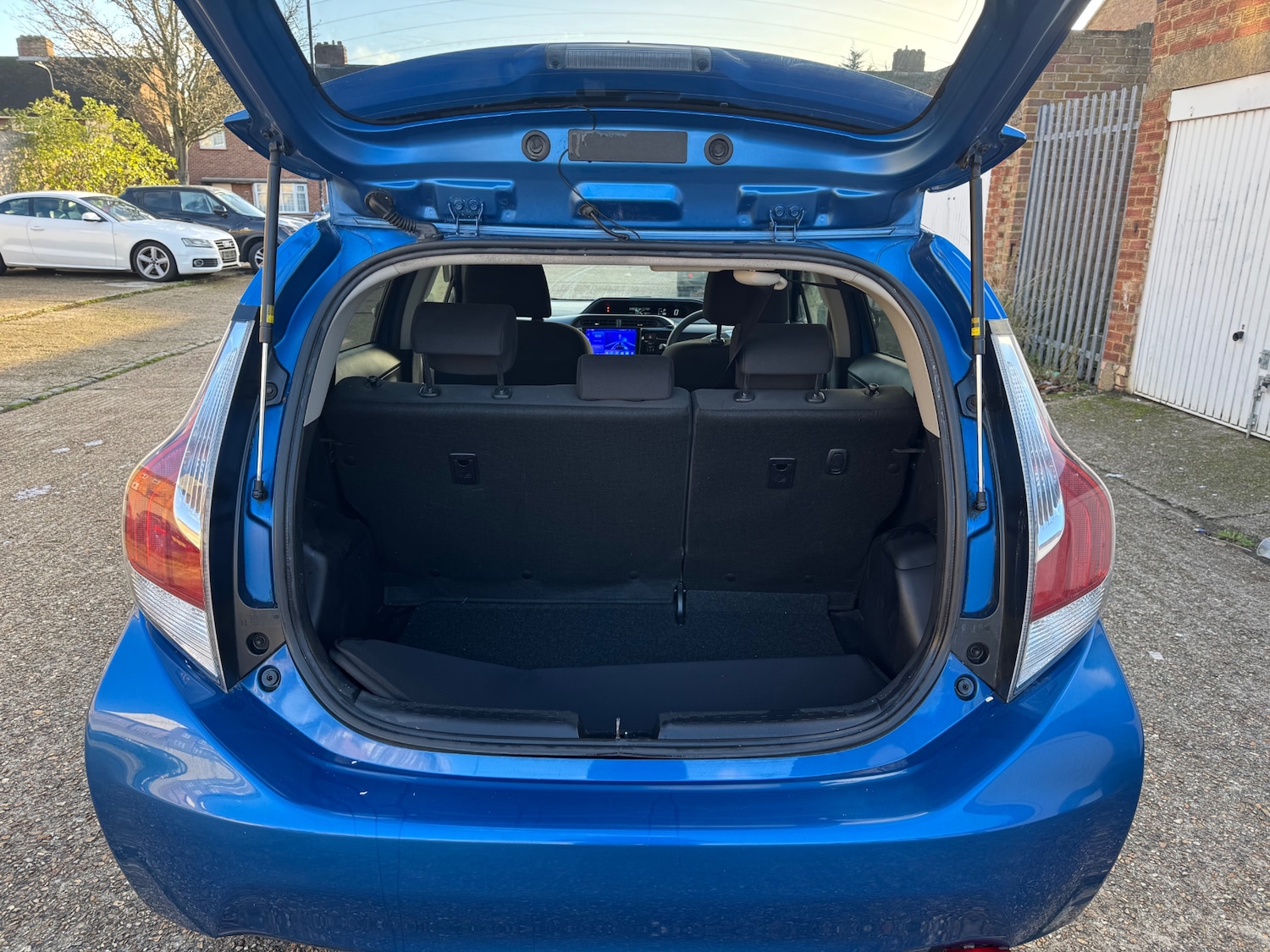 Used Toyota Aqua 2025 for sale - 76669919: Photo 7