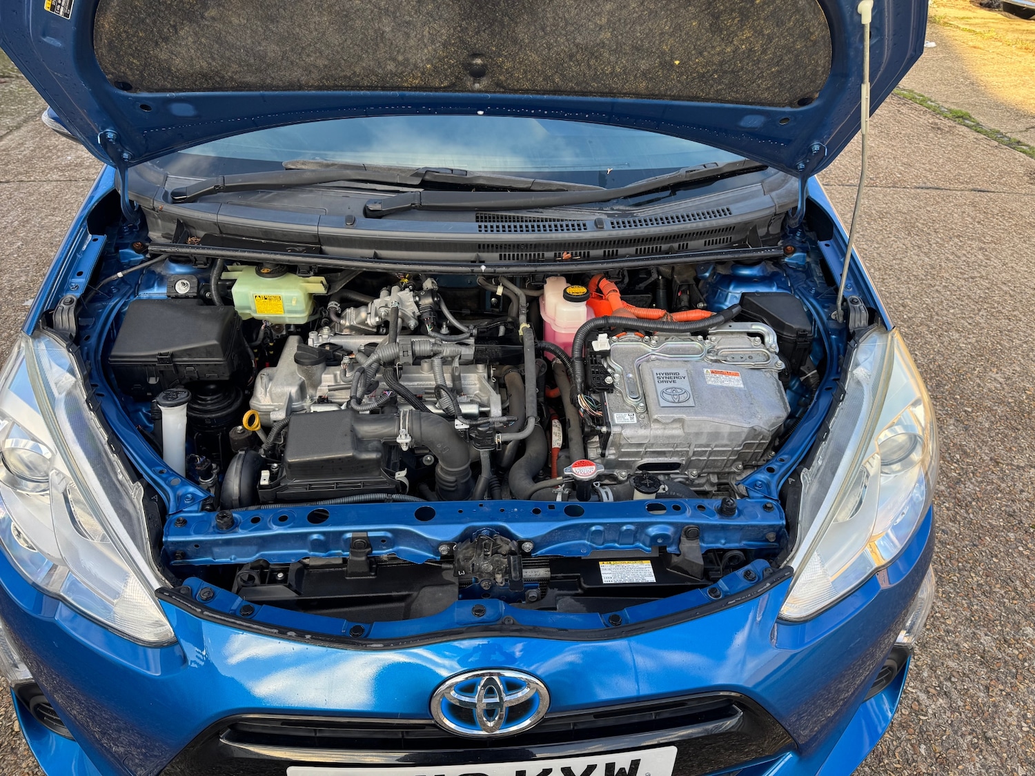 Used Toyota Aqua 2025 for sale - 76669919: Photo 8