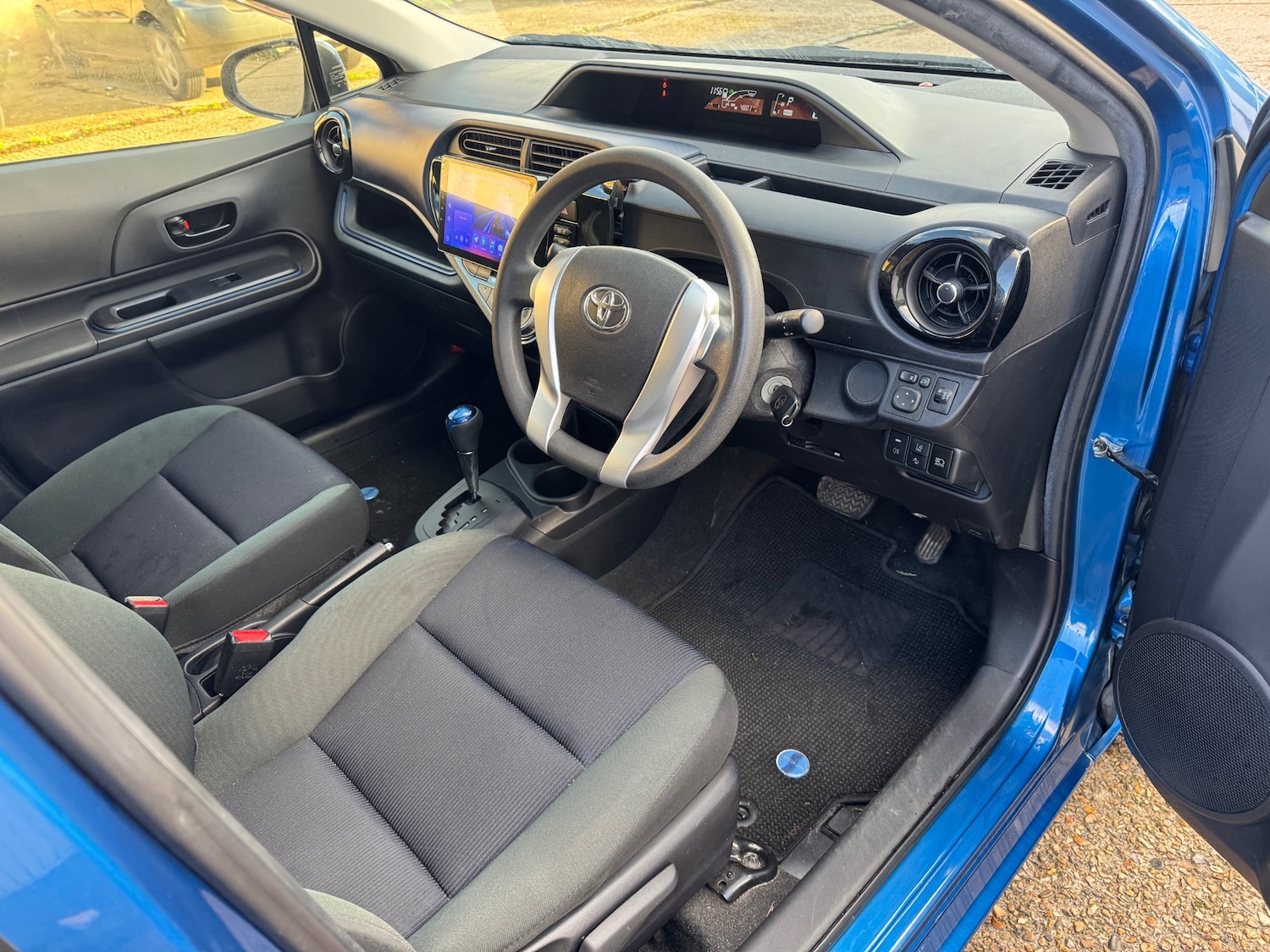 Used Toyota Aqua 2025 for sale - 76669919: Photo 9