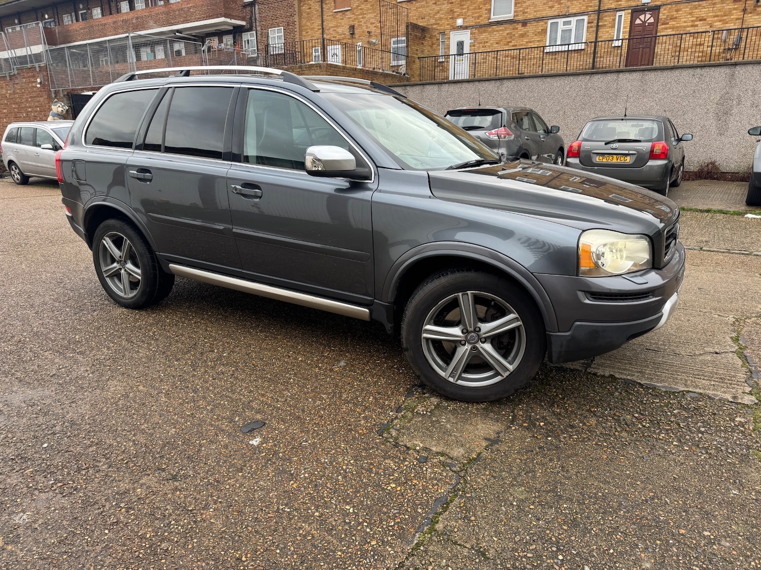 Used Volvo XC90 2009 for sale - 77294854: Photo 2
